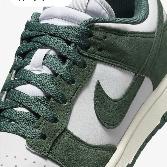 NWT Women’s Nike Dunk Low Green and White Sneakers - Picture 11 of 14